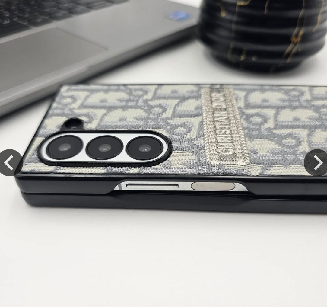 Elegant Fabric Pattern Case for Galaxy Z Fold – Haute Couture Style