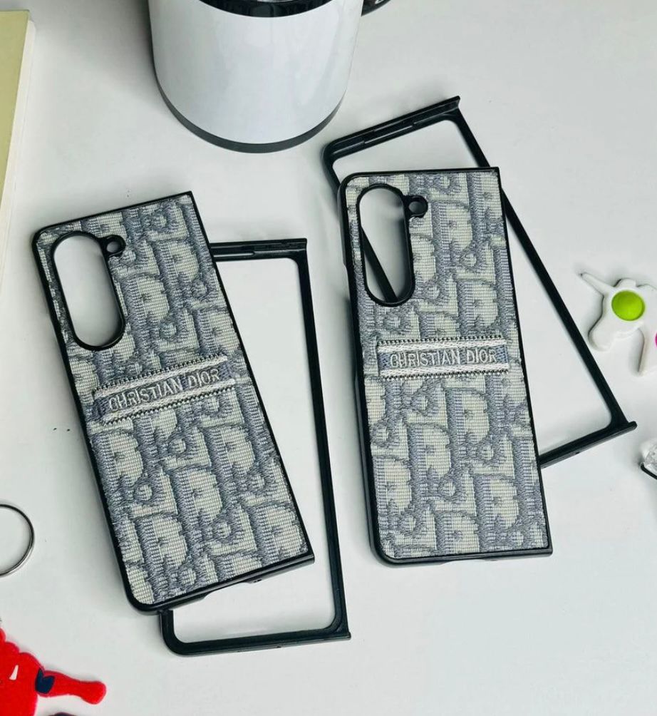 Elegant Fabric Pattern Case for Galaxy Z Fold – Haute Couture Style