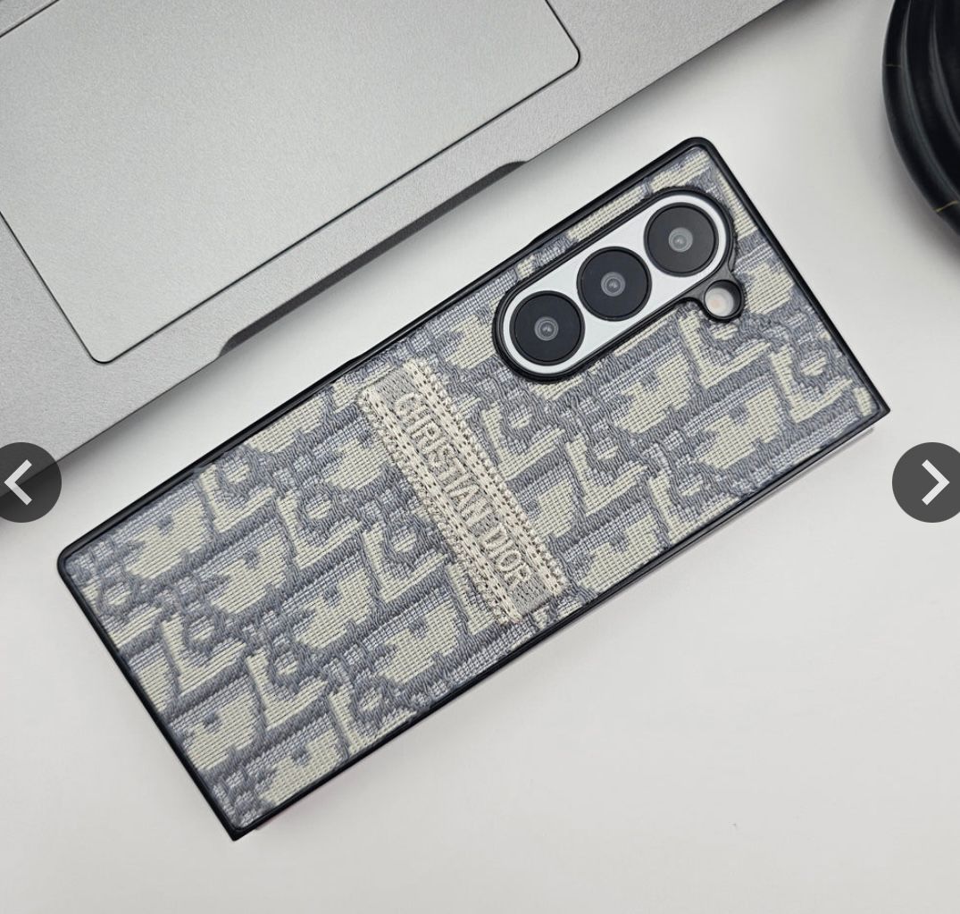 Elegant Fabric Pattern Case for Galaxy Z Fold – Haute Couture Style