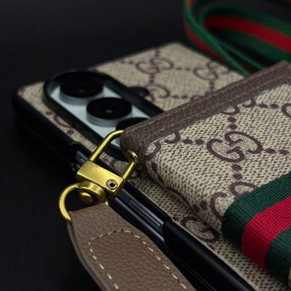 Elegant Design with Shoulder Strap